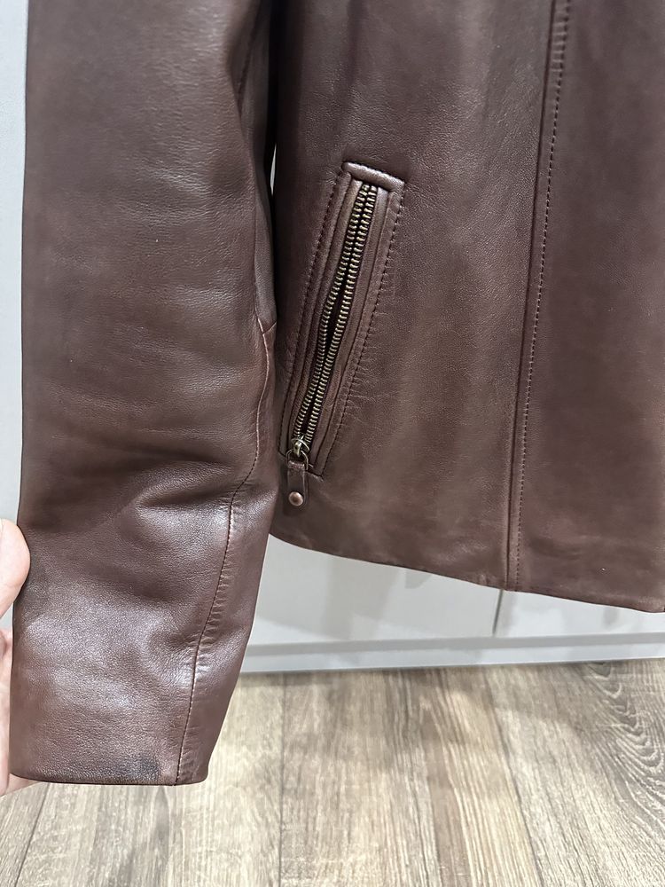 Кожанная куртка в отличном состоянии от Massimo Dutti