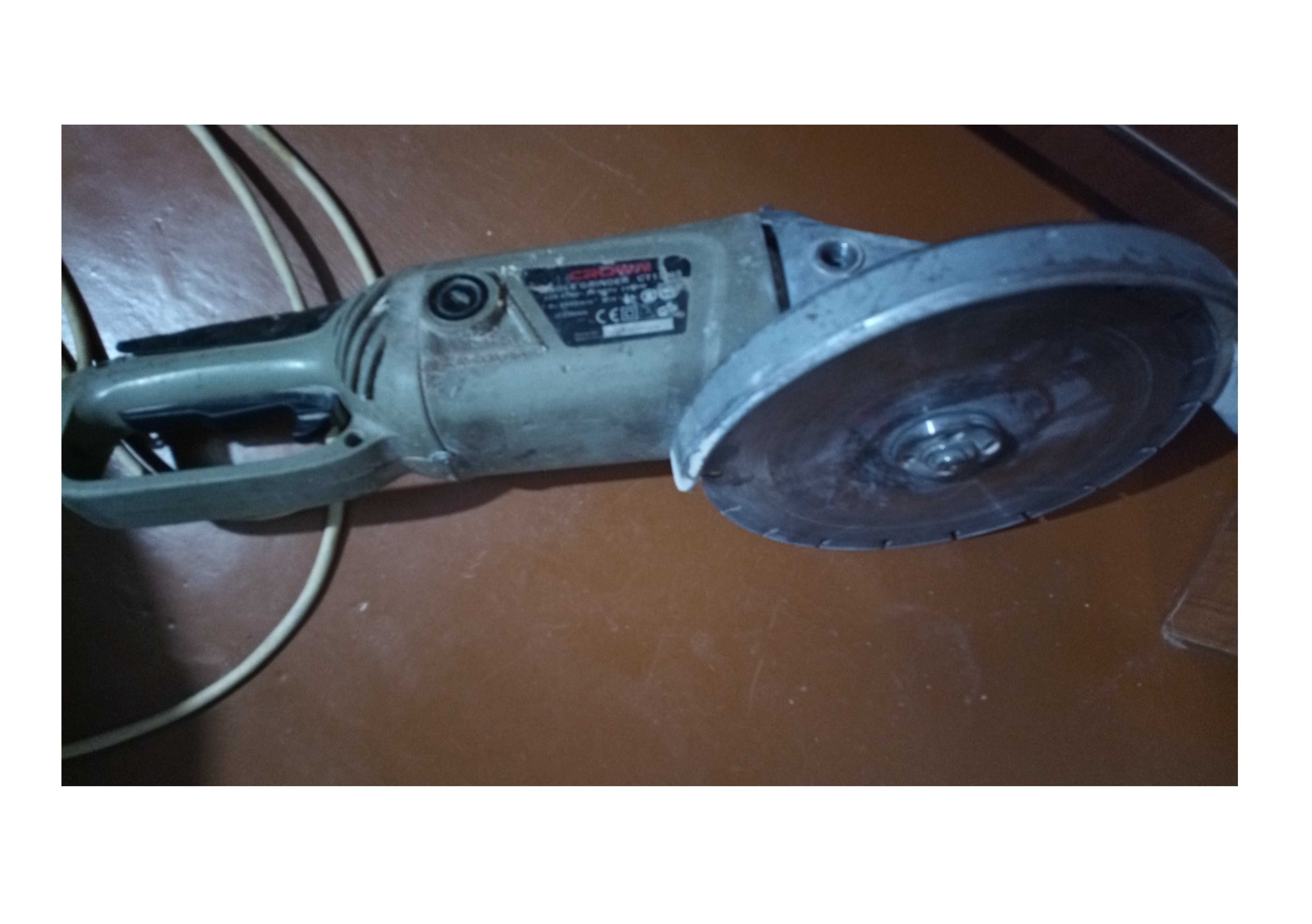 Болгарка профессиональная 2400w CROWN Angle Grinder СТ13305.