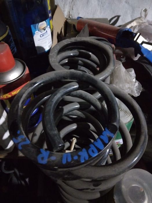 Пружины на тайота  Креста Марк2  оригинал