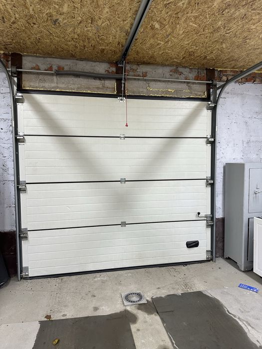 Продам ворота для гаража с пультом