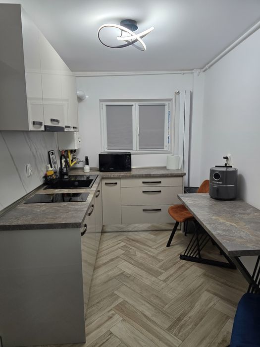 INCHIRIEZ apartament cu 2 camere in regim hotelier