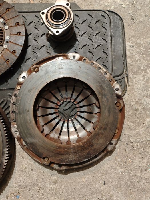 Съединител и маховик Опел Астра Г 2.0дизел 101коня