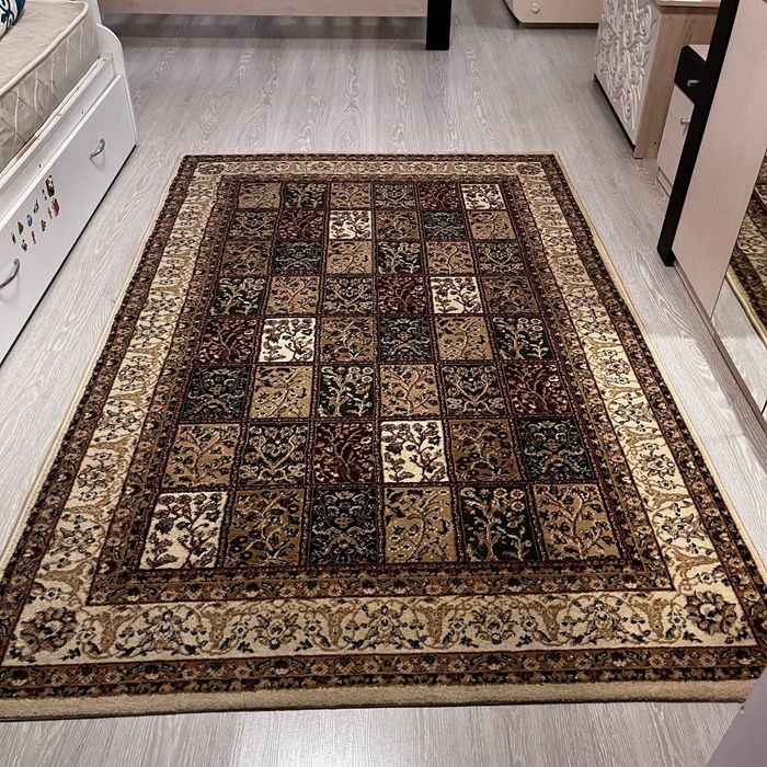 Ковер 230/150 в хорошем состояний