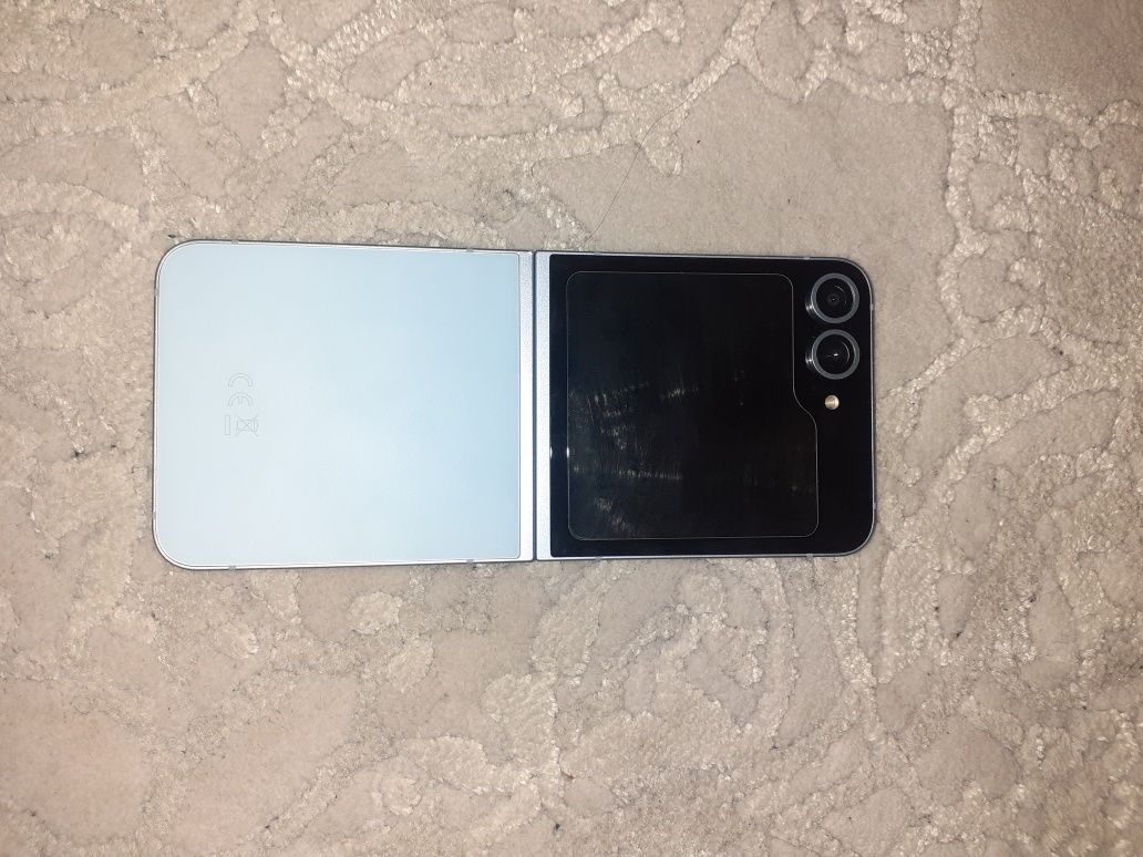Samsung Z flip 6 за ремонт