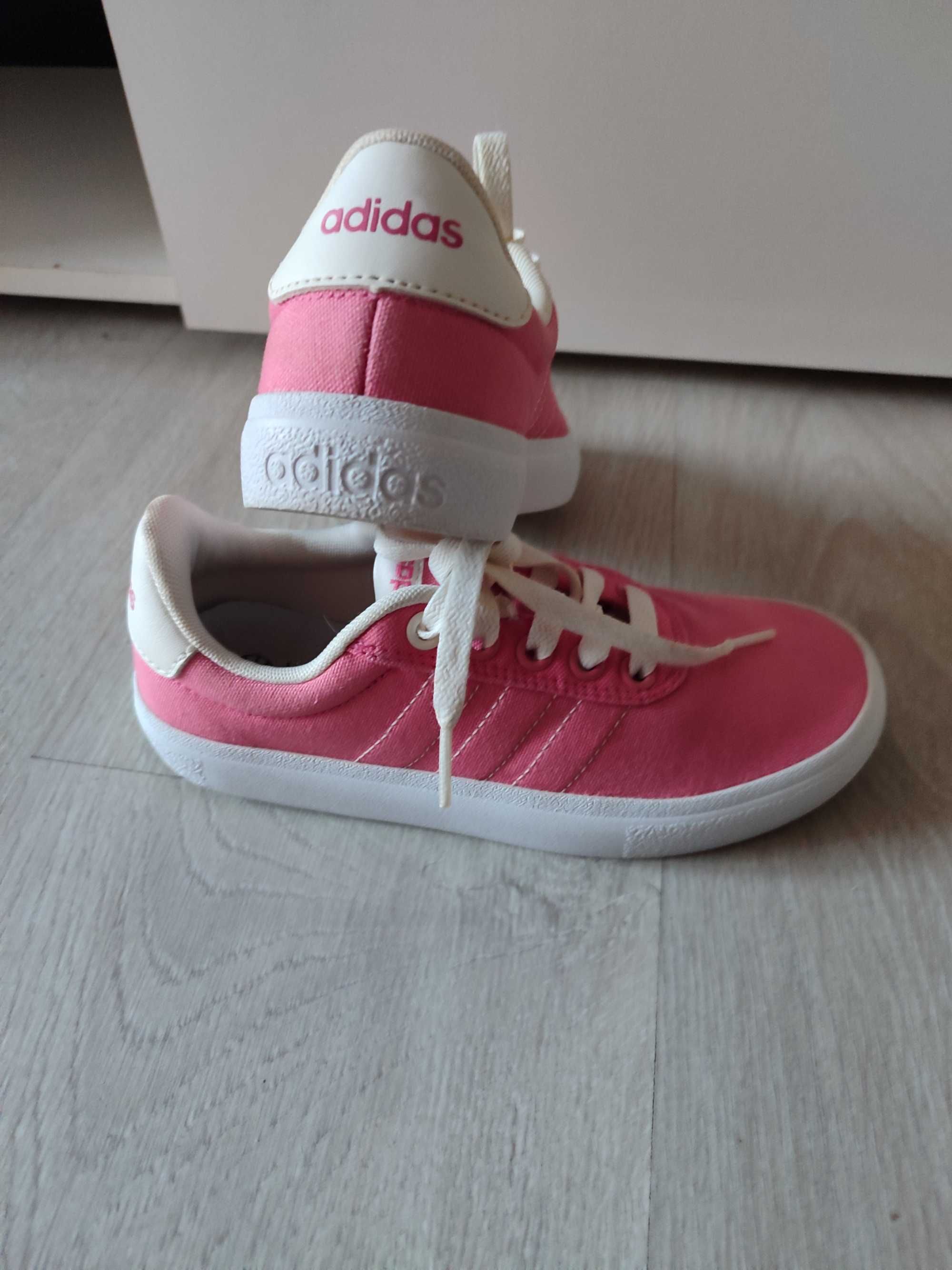 Маратонки adidas