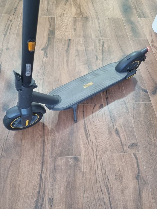 Trotineta ninebot