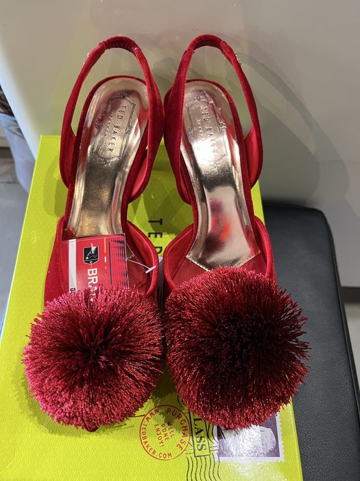 Невероятни Ted Baker