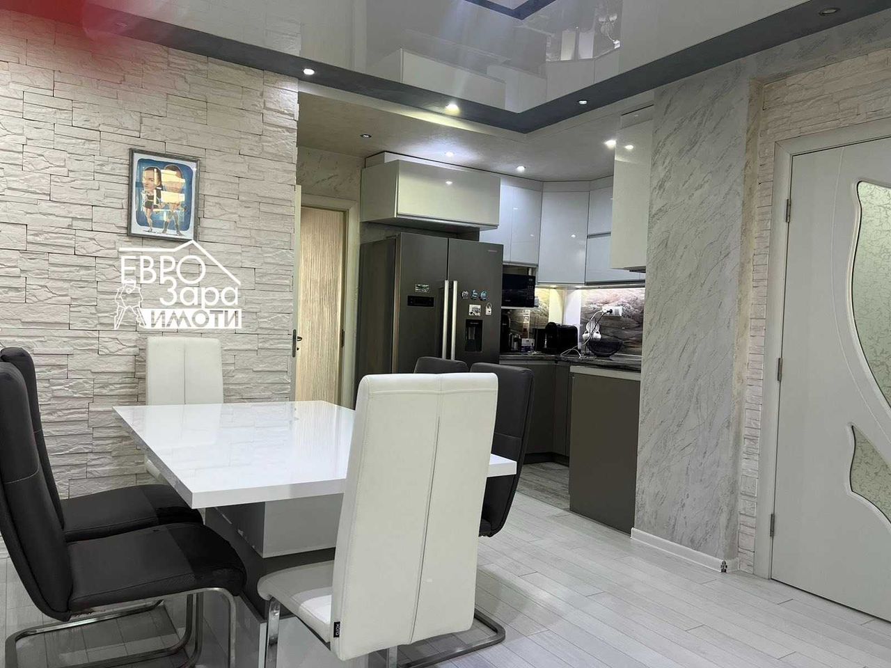 Продава се Тристаен апартамент в Стара Загора, Самара 3 - 111 кв.м за 1401 €/кв.м - Снимка #3