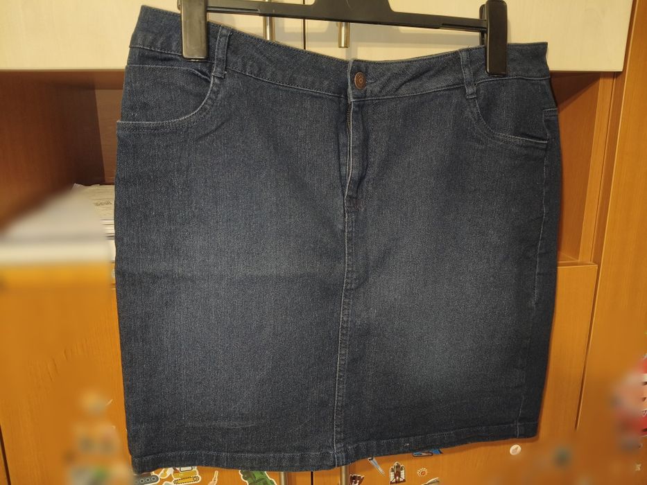 Fusta de blugi noua 48