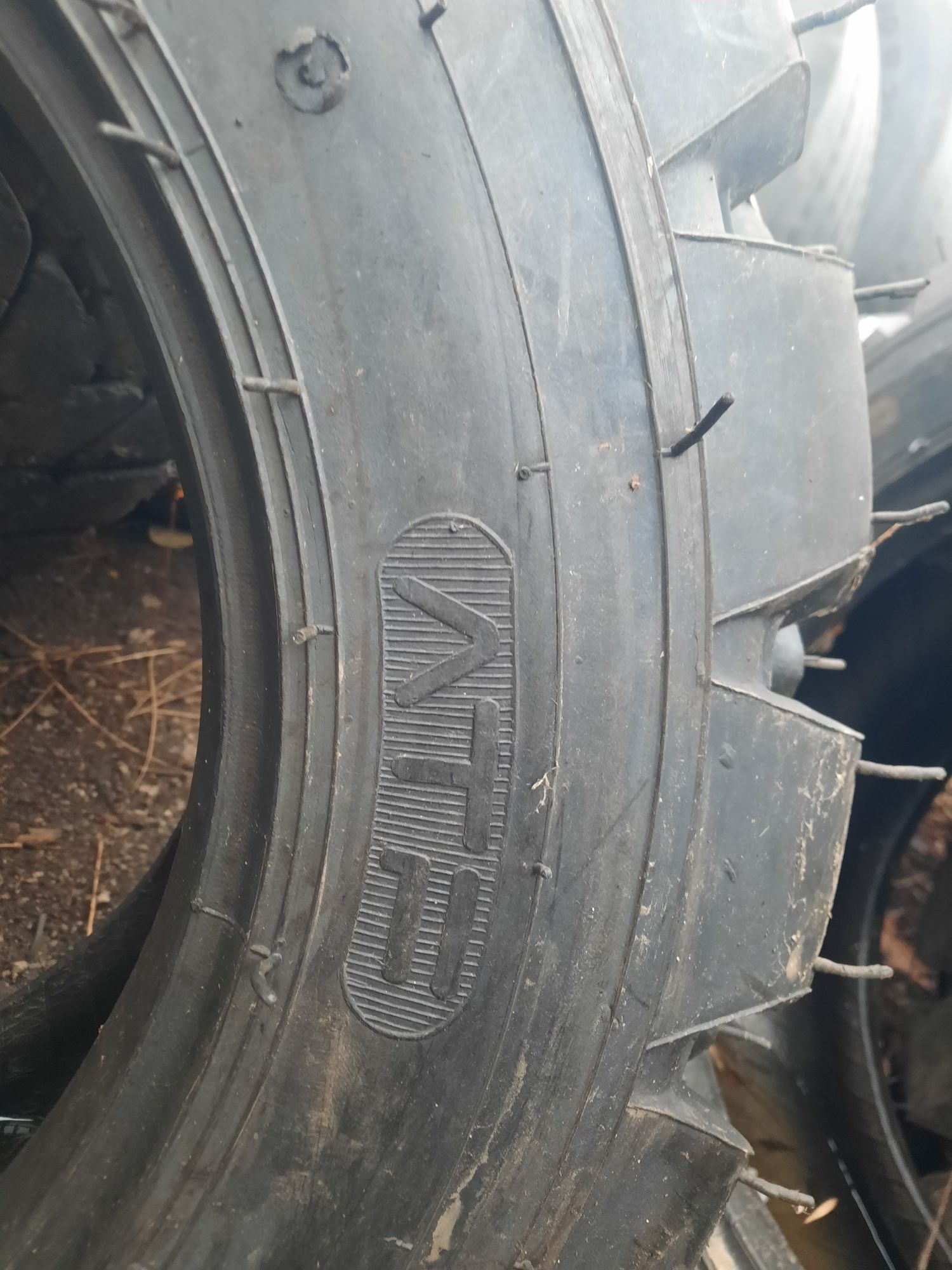 Гуми За Бобкат 10/16.5=402лв.с ДДС.