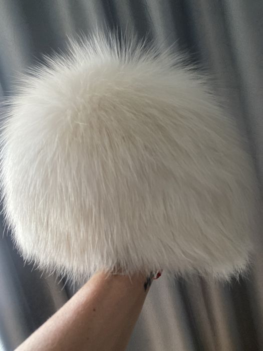 Продам меховые женские шапки