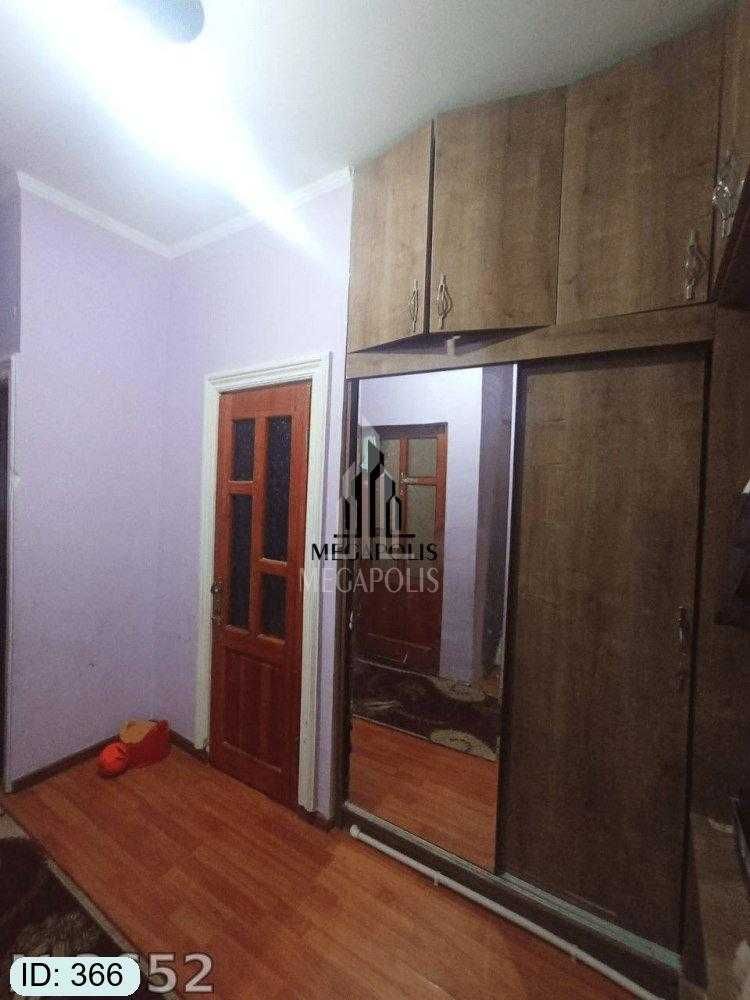 №366 5mikr somiy tarafda 2 xona kvartira sotiladi