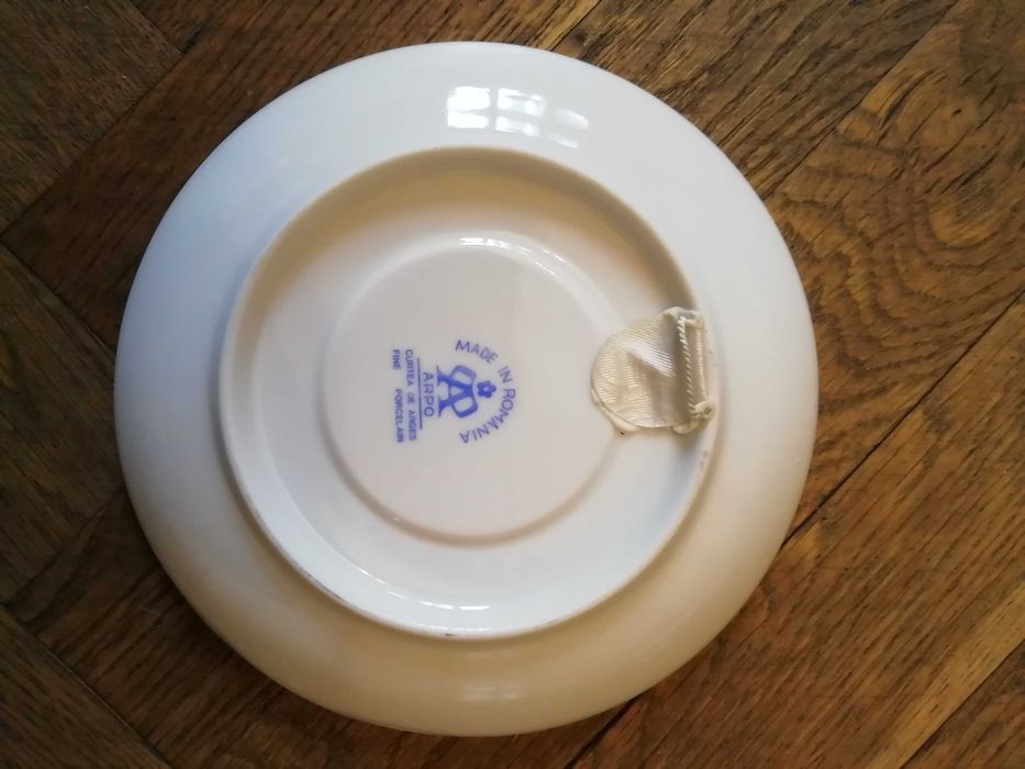 Декоративна чиния от Румъния