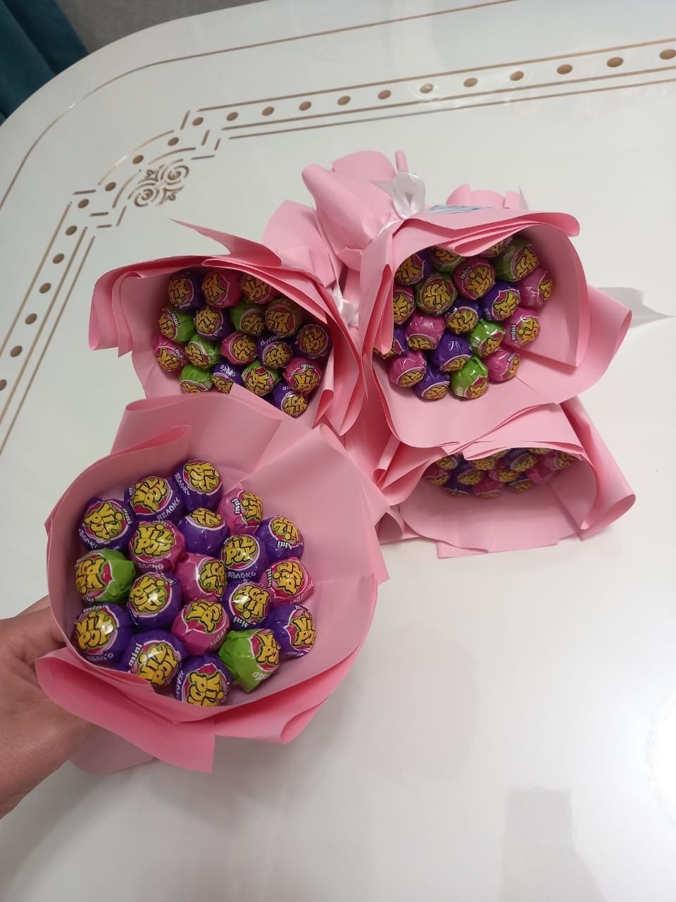 Букет из конфет и игрушек