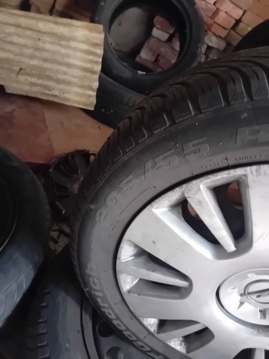 Vând anvelope 205 pe 55 er 16 vara iarna