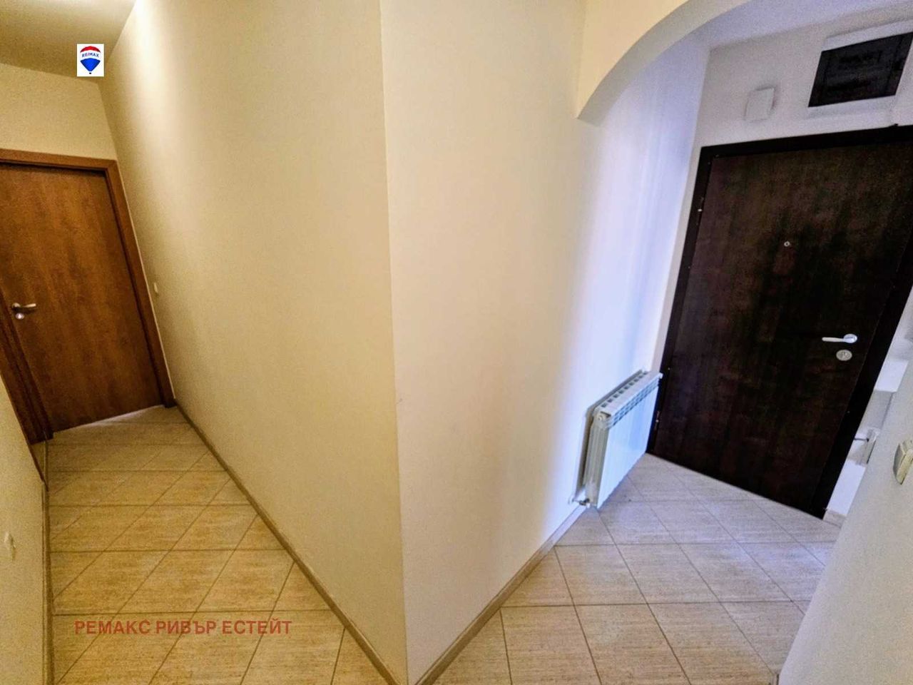 Дава се под наем Тристаен апартамент в Русе, Хъшове - 125 кв.м за 408 € - Снимка #11