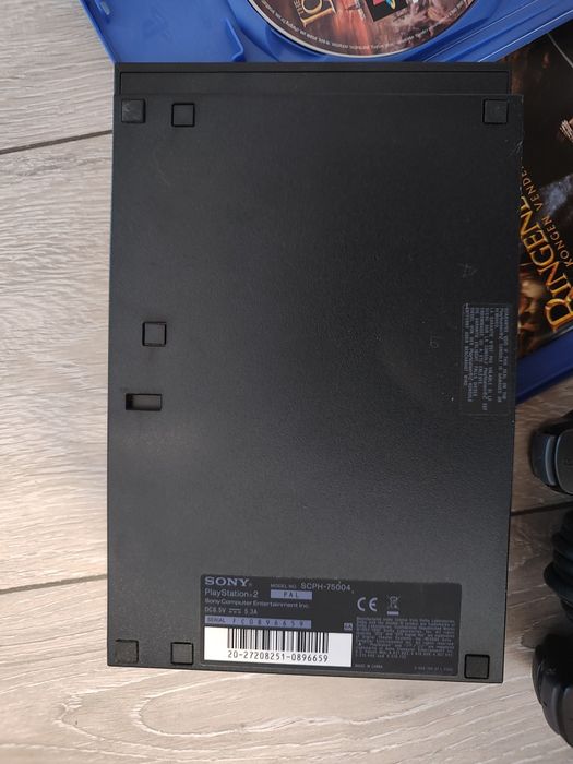 Playstation 2 Slim impecabil + 2 controllere