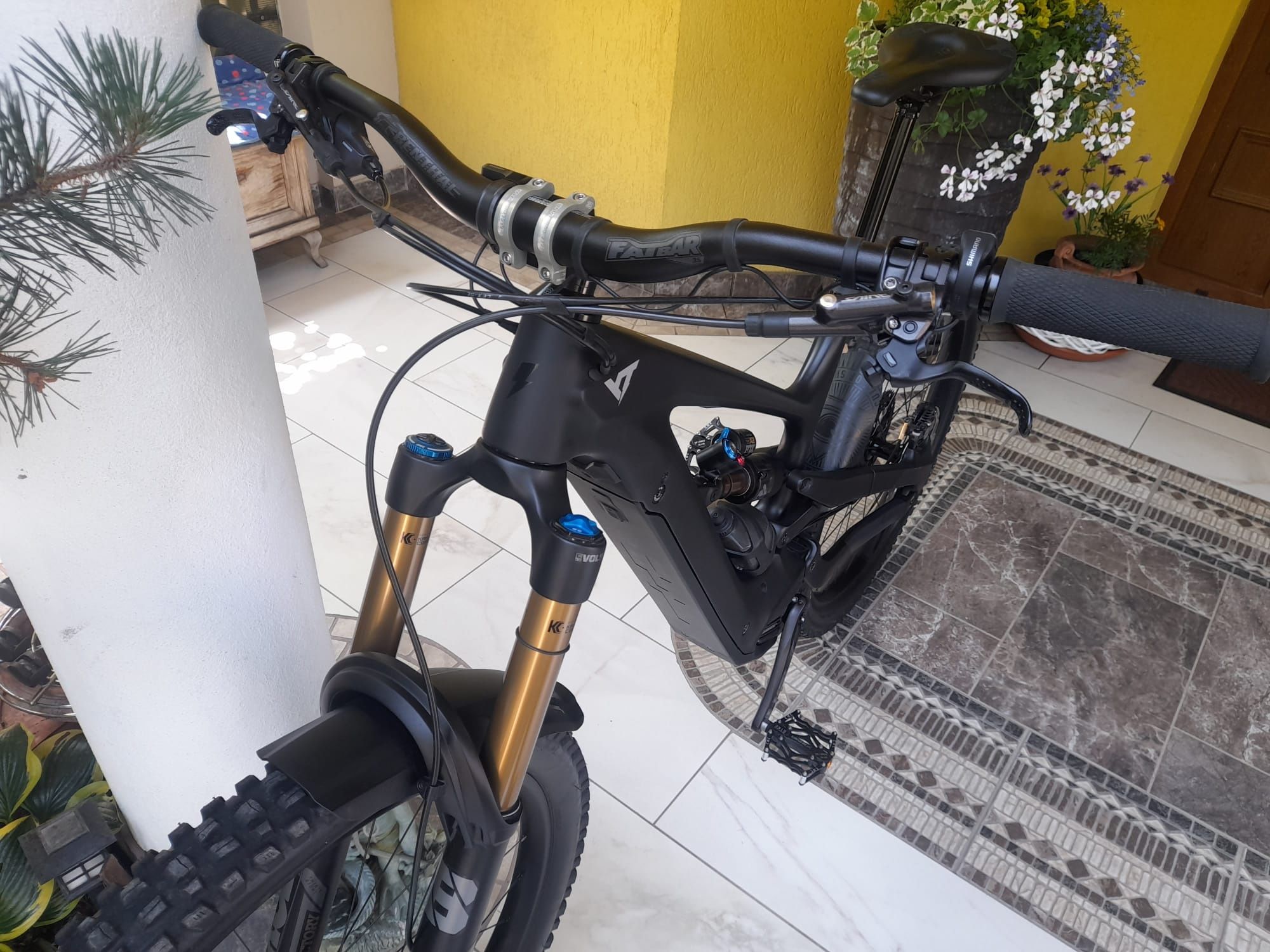 Bicicleta electrica Enduro YT Decoy