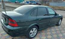 Машина Opel Vectra