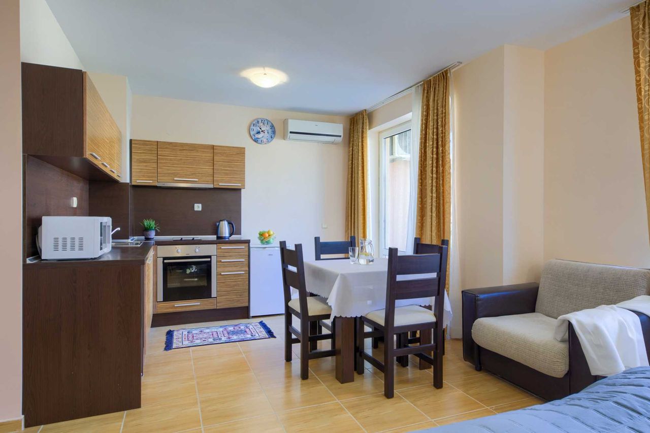 Дава се под наем Едностаен апартамент в Свети Влас - 48 кв.м за 382.5 € - Снимка #3