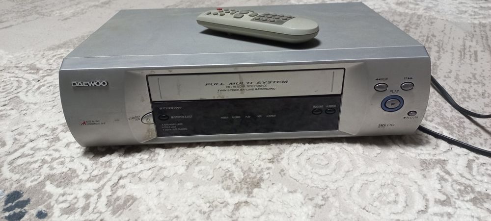 Продам видеомагнитофон Daewoo st120wn