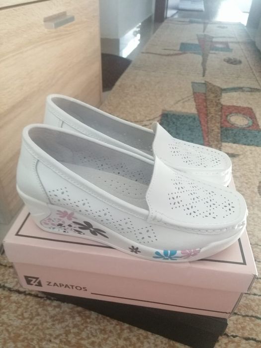 Vând pantofi dama piele