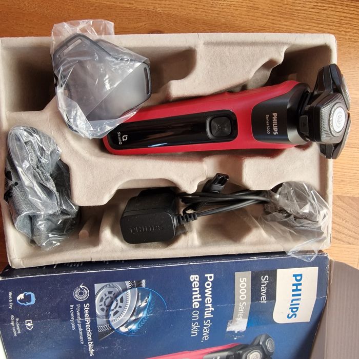 Aparat de ras Philips Shaver Seria 5000 S5583/38, barbierit Nou