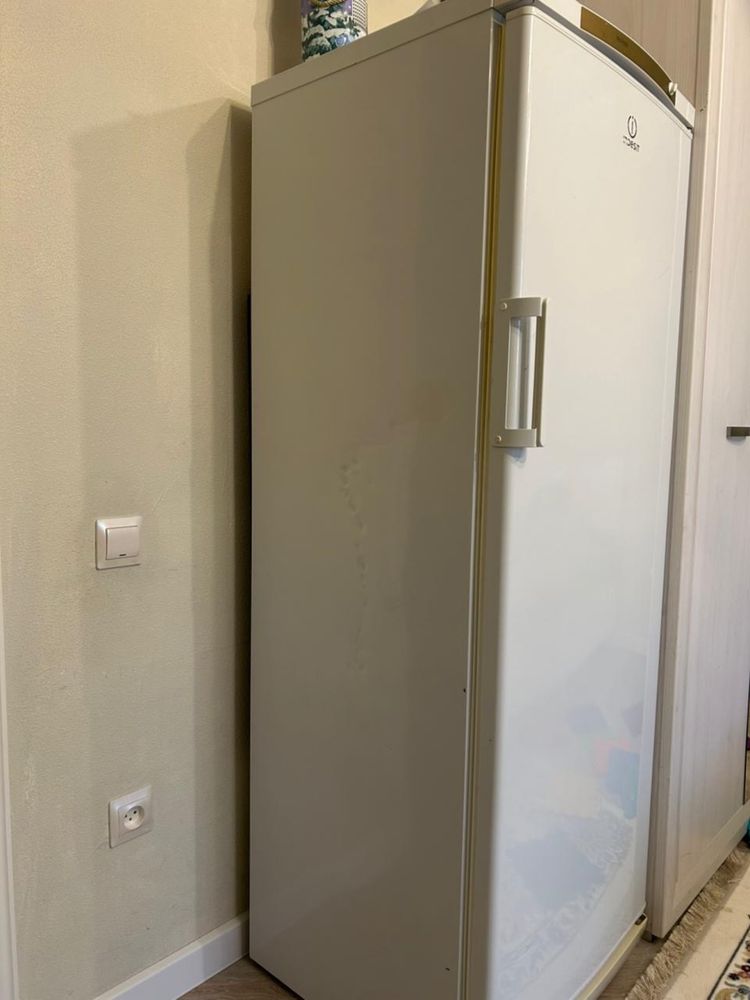 Морозильник Indesit