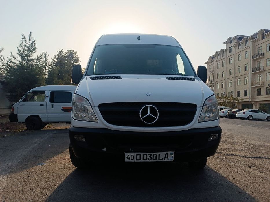 Мерседес Бенц 906