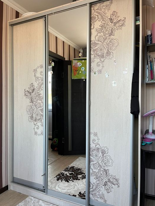Отдам даром шкаф купе