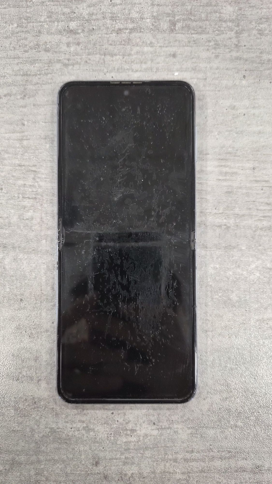Samsung Galaxy Z Flip 4 за части / с повреден екран