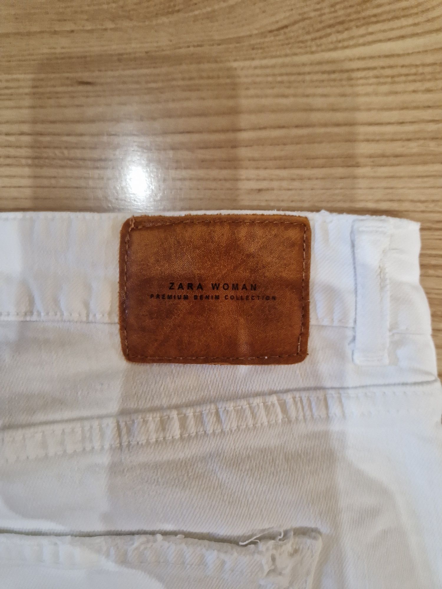 Дамски дънки на Zara