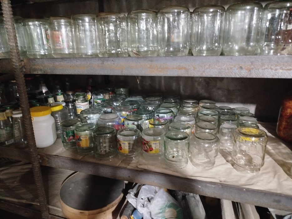 Стеклянные 700 граммовые банки 25 штук