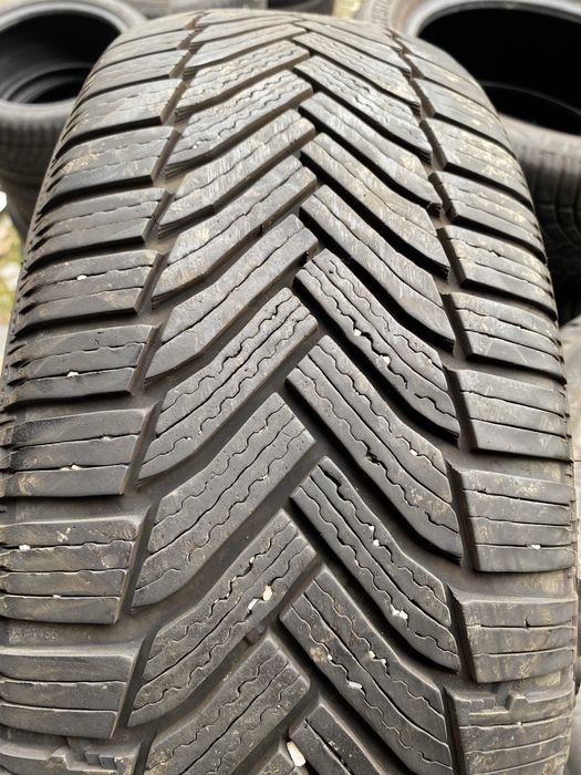 215/55/17 Michelin 2 бр 2023 Continental 2бр 2022