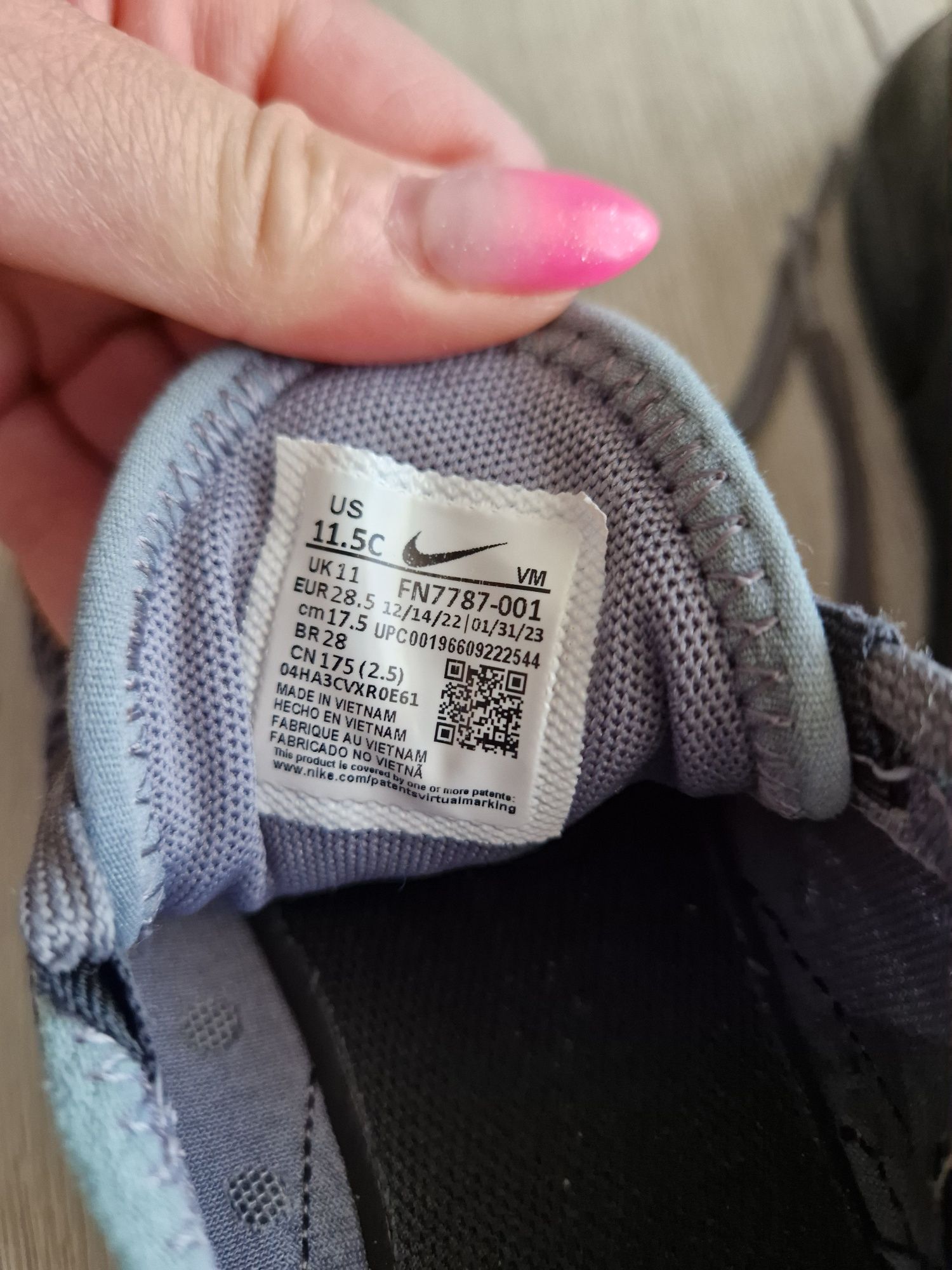 NIKE маратонки размер 28.5