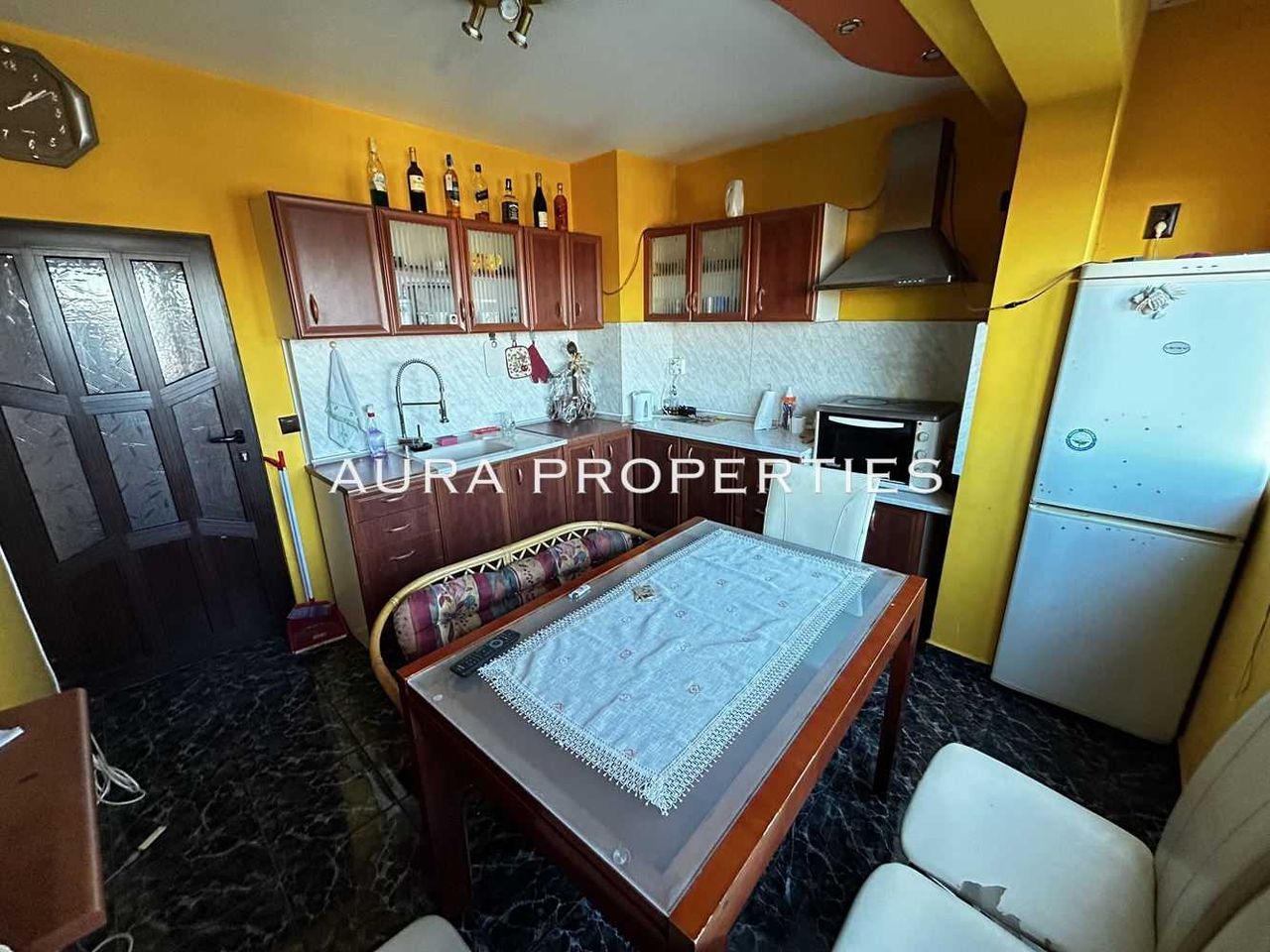 Продава се Тристаен апартамент в Разград, Орел - 80 кв.м за 1020 €/кв.м - Снимка #2