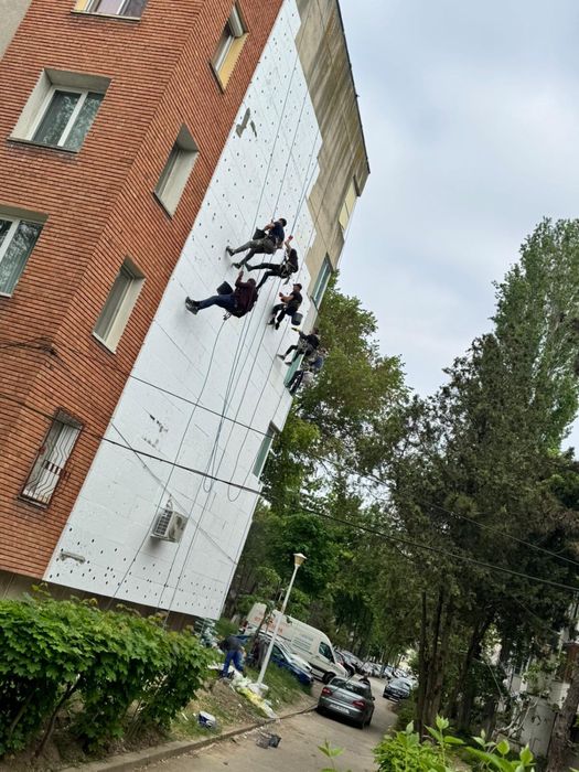 Firma de alpinisti utilitari autorizati