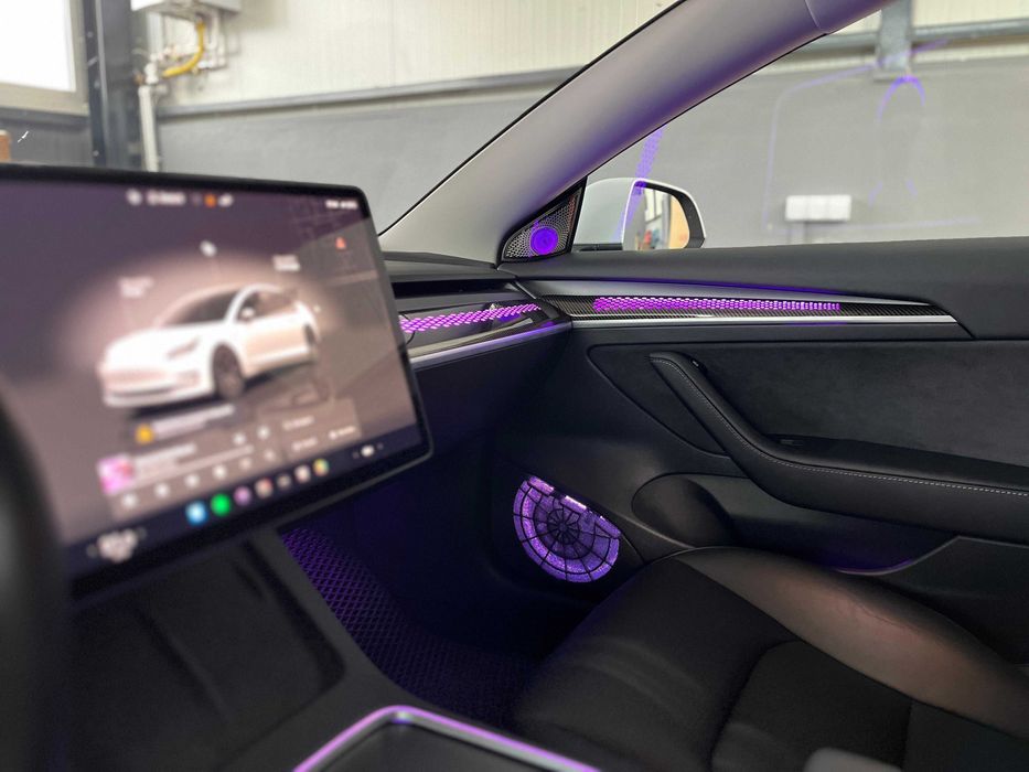 Lumini ambientale LED dedicate TESLA