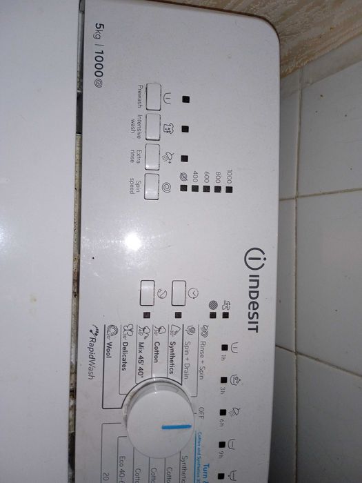 Пералня с горно зареждане Indesit BTW L50 300 EU/N