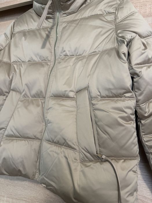 Бежаво яке пухено размер S Reserved носено веднъж
