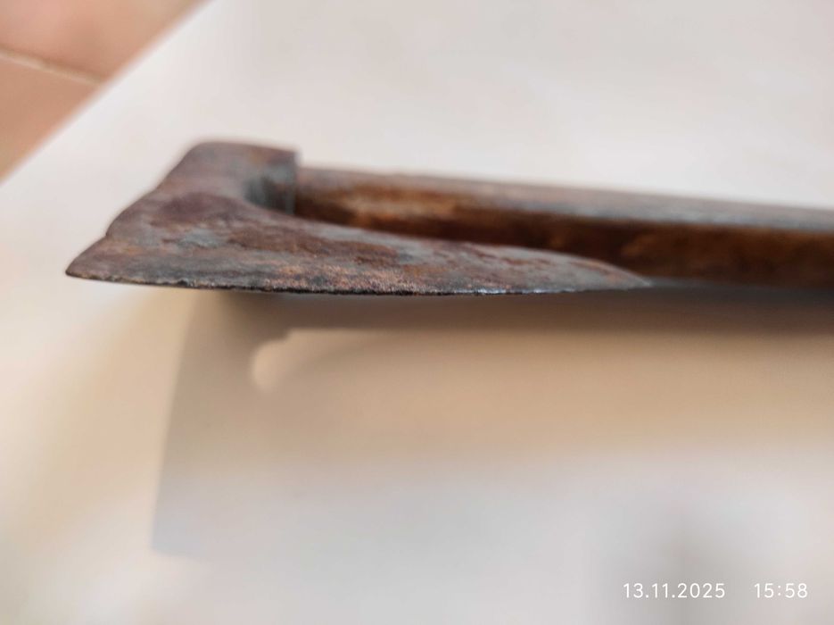 Ръчно кована антикварна брадвичка евтино