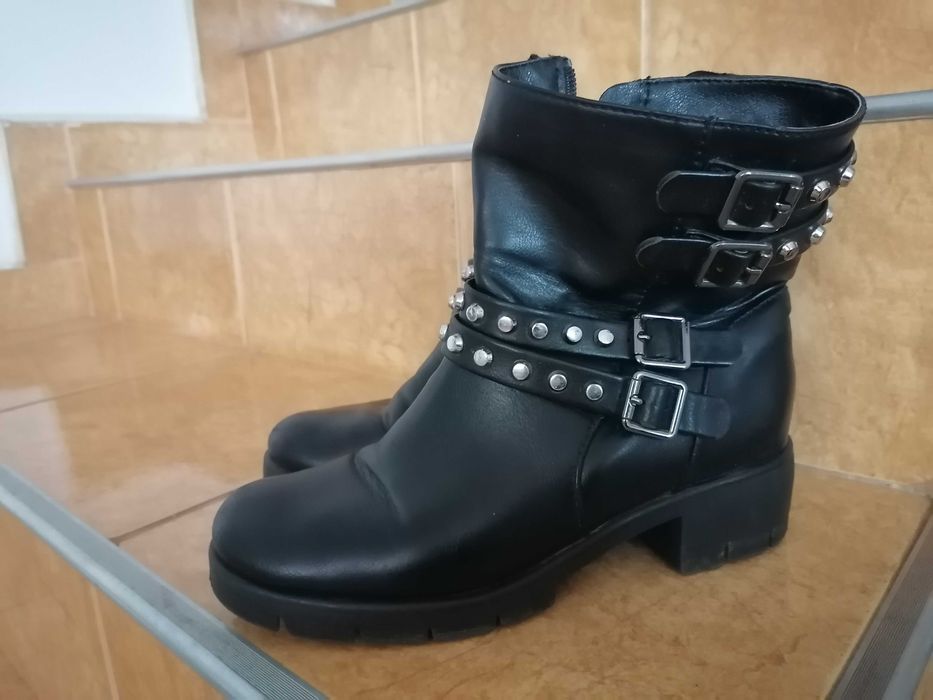 Vand Pantofi sí cizme