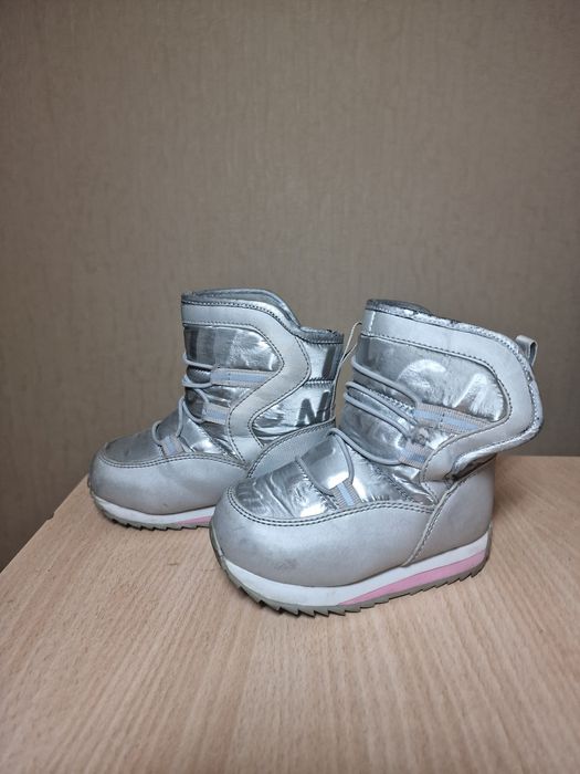 Сапожки на девочку размер 23