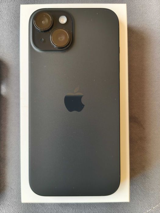 Apple iPhone 15, 128GB черен в гаранция