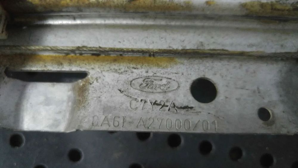 Macara manuala geam stanga spate ford fiesta 6 cb1 ccn 8a61a27000