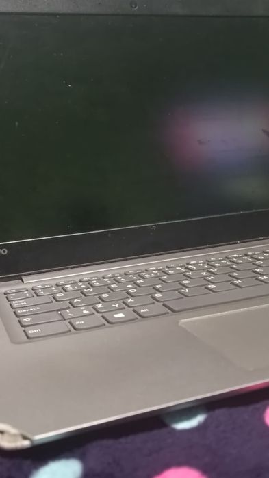 Vând Laptop Lenovo