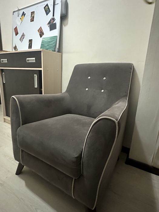 Кресло в минималистичном стиле