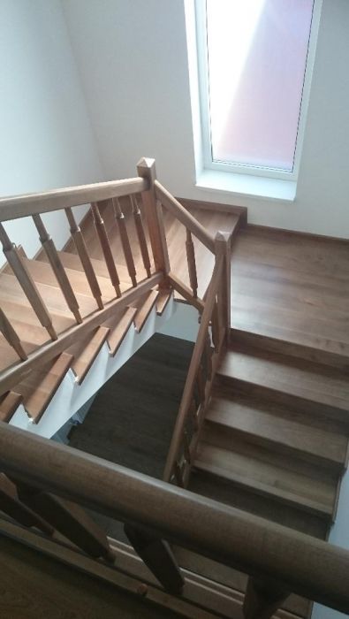 scari interioare din lemn masiv