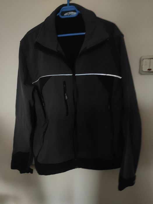 Geci, hanorace, haine - mărimi diferite, modele diferite,