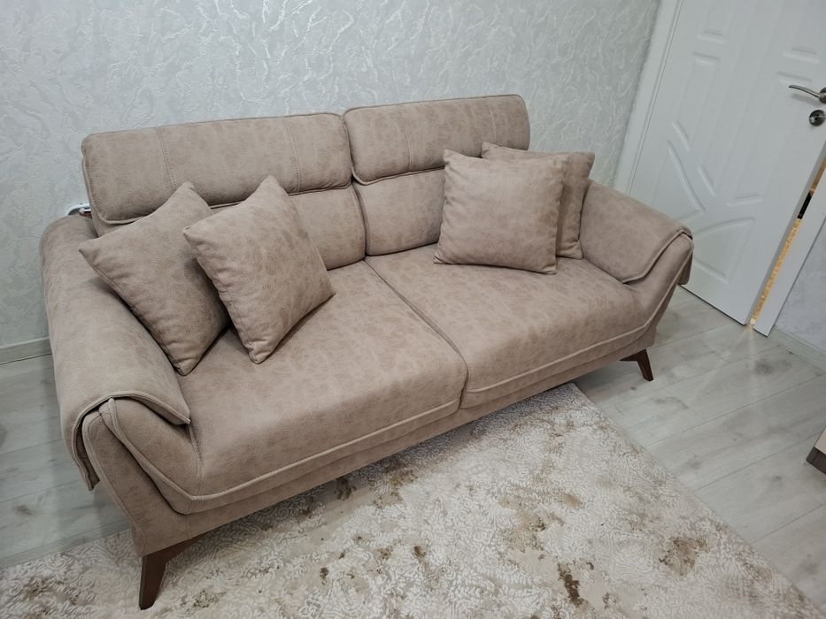 Нов диван без забележки